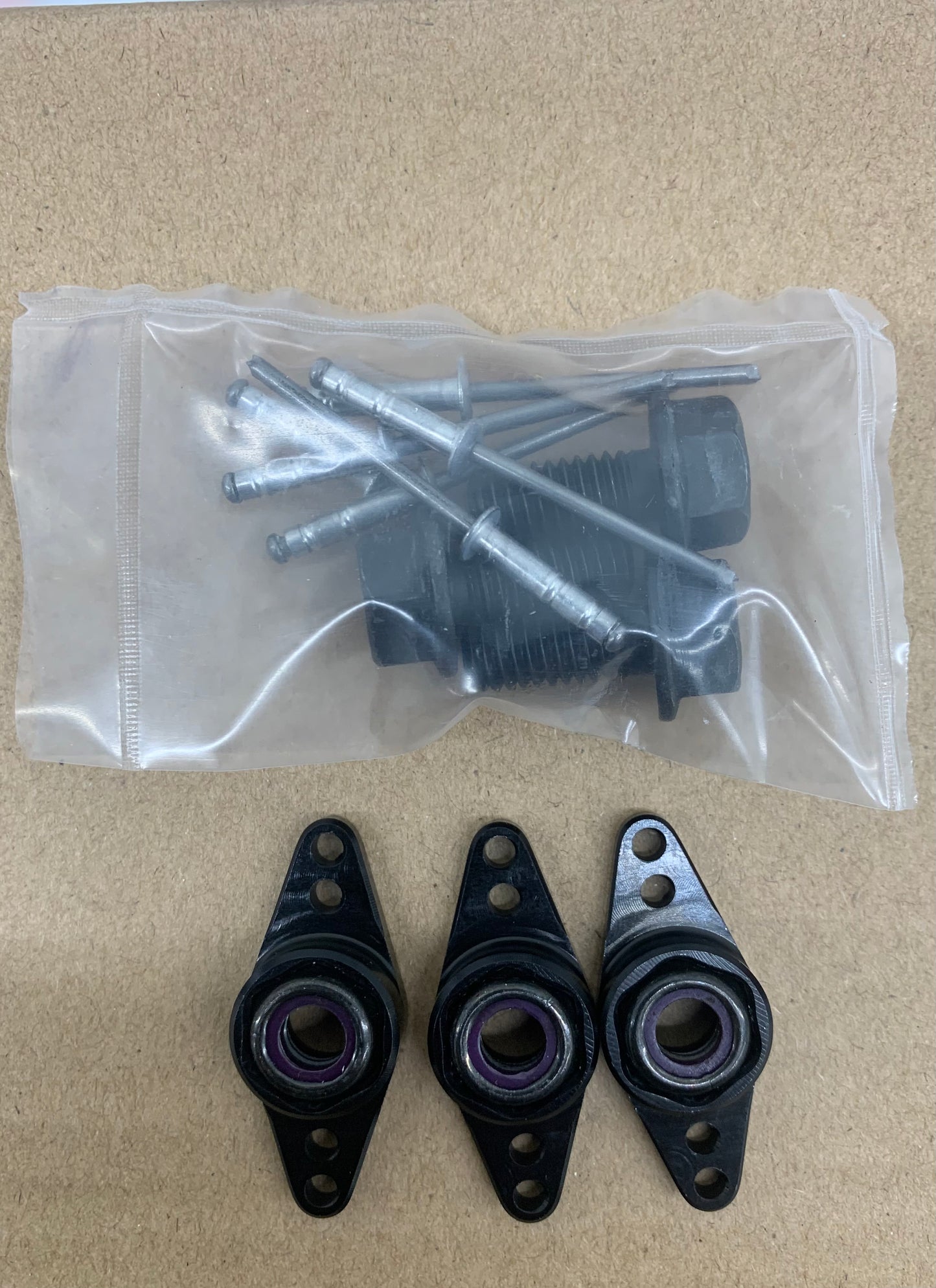 Locking mud cover bolt kits